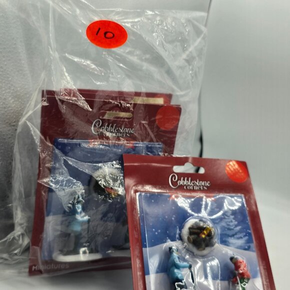 Cobblestone Corners Winter Christmas Village People Miniature Figurines Ski Spor - Picture 8 of 8